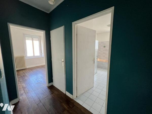 Maison d'habitation individuelle avec dépendance