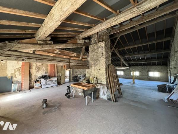 Maison d'habitation individuelle avec dépendance