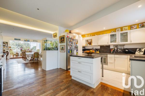 Appartement 4 pièces de 149 m² à La Rochelle (17000)