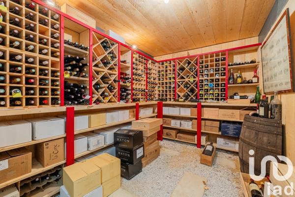 Appartement 4 pièces de 149 m² à La Rochelle (17000)