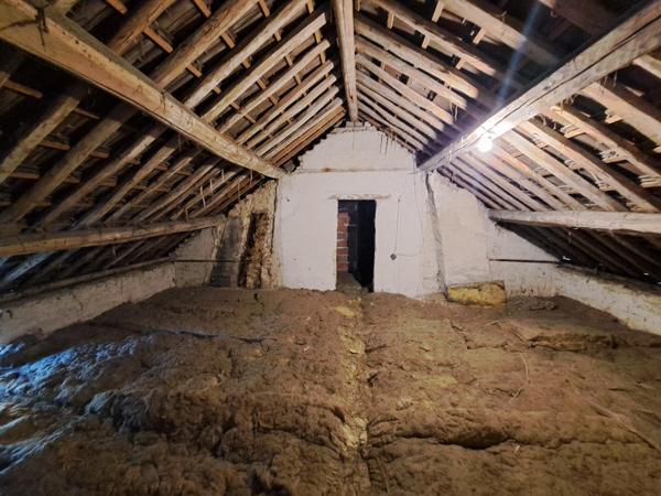 Maison ancienne à rafraîchir de 137m² sur 422m² terrain.