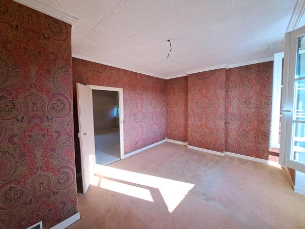 Maison ancienne à rafraîchir de 137m² sur 422m² terrain.