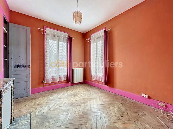 Vente
                Maison172 m² - 7 Pièces -
                    ELBEUF (76500)