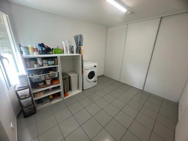 MAUZE LE MIGNON CHARMANTE MAISON PIERRES RENOVEE 3 CHAMBRES ENTIEREMENT MEUBLEE AVEC GARAGE ET COUR