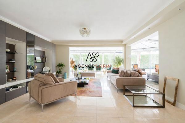 Maison Chatou - 208 m² - 9 pièces Chatou Maison Chatou - 208 m² - 9 pièces Chatou