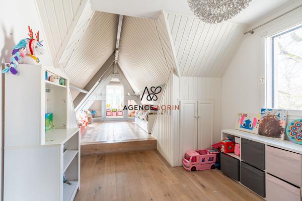 Maison Le Vésinet - 230 m² - 10 pièces Le vesinet Maison Le Vésinet - 230 m² - 10 pièces Le vesinet