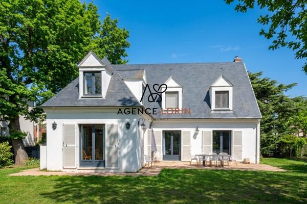 Maison Le Vésinet - 230 m² - 10 pièces Le vesinet Maison Le Vésinet - 230 m² - 10 pièces Le vesinet