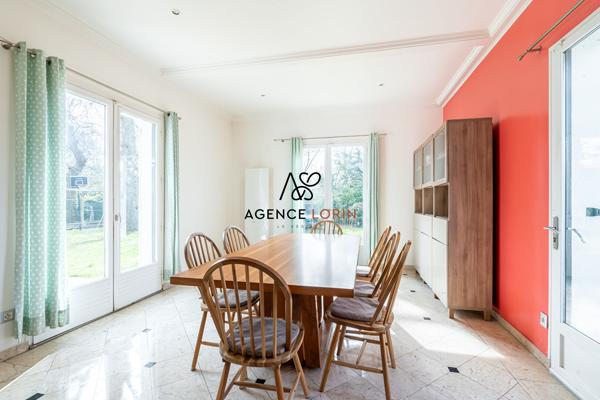 Maison Le Vésinet - 230 m² - 10 pièces Le vesinet Maison Le Vésinet - 230 m² - 10 pièces Le vesinet