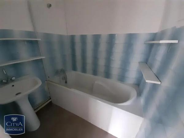 Appartement à louer 2 pièces 40.81m² Le Chambon-Feugerolles (42500)