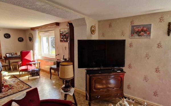 Maison à vendre    5 pièces •  Saint-Benoît-la-Chipotte