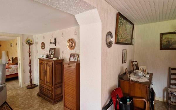 Maison à vendre    5 pièces •  Saint-Benoît-la-Chipotte