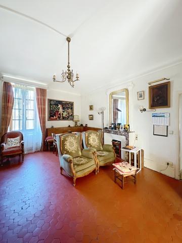 Sud Ardèche - Les Vans : Propriété avec Piscine et Parc au Coeur des Vans