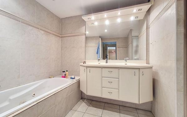 Appartement à vendre    4 pièces • 95,64 m2 Le Cannet