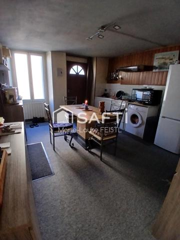 Maison de ville  80 m2  , son patio et  garage