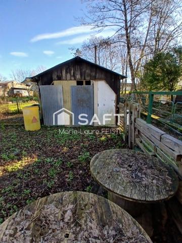 Maison de ville  80 m2  , son patio et  garage