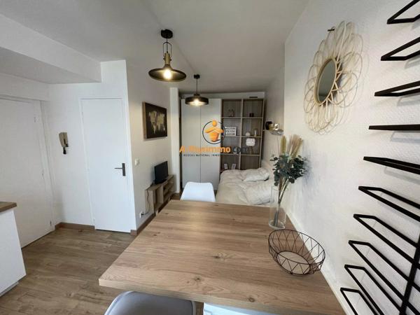Location                                                      Appartement
                        
                     1 pièces                      19 m2                     à Pau