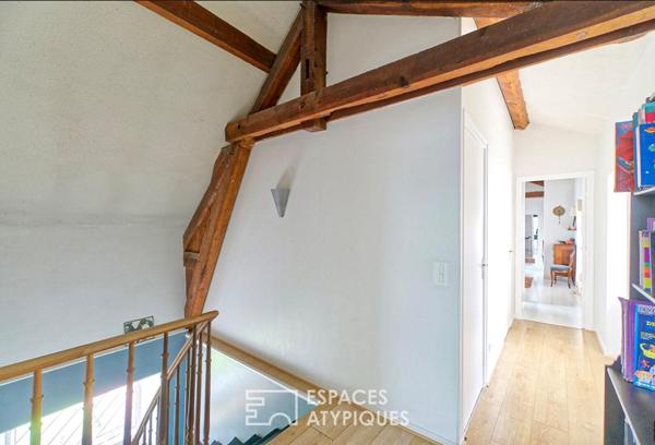 Des anciennes écuries réinventées avec élégance dans un esprit Loft