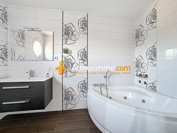 Vente Villa 7 pièces 179 m2 à Saint-Clair-de-la-Tour