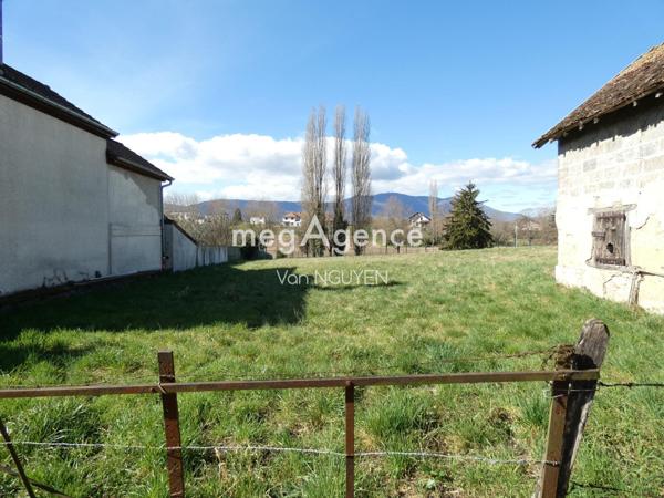 Terrain à BELLEY, 01300 - 988m²