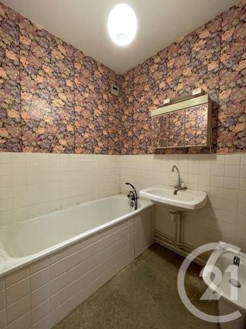 Appartement F3 à vendre  3 pièces - 75,25 m2 MOULINS - 03