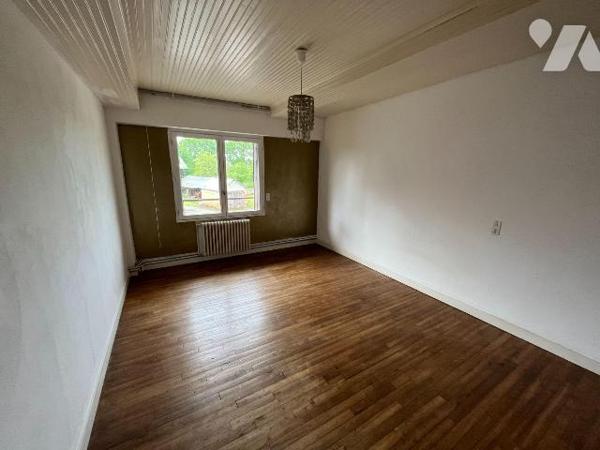 PACE - Coté campagne
Sur une parcelle d'environ 1221m², longère d'environ 110m² habitable comp...