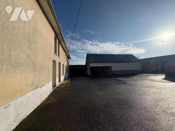 PACE - Coté campagne
Sur une parcelle d'environ 1221m², longère d'environ 110m² habitable comp...