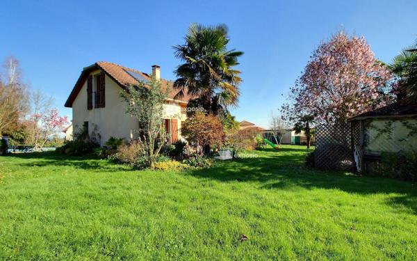 Maison à vendre    3 pièces • 72 m2 Morlaàs