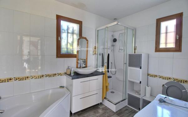 Maison à vendre    3 pièces • 72 m2 Morlaàs