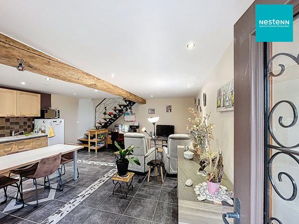 Maison de bourg en pierre rénovée - 104 m² habitables - 3 chambres - Garage