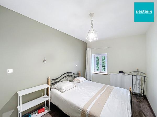 Maison de bourg en pierre rénovée - 104 m² habitables - 3 chambres - Garage