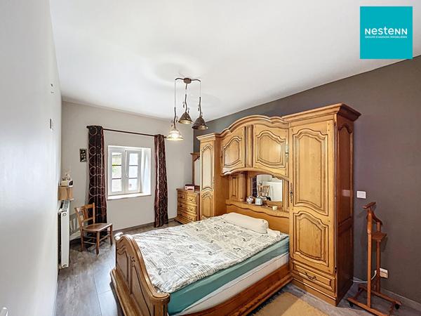 Maison de bourg en pierre rénovée - 104 m² habitables - 3 chambres - Garage