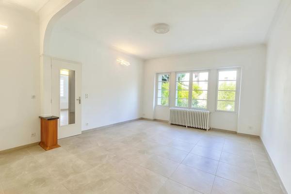 Vente                                                      Maison
                        
                     6 pièces                      135 m2                     à Villeneuve-sur-Lot