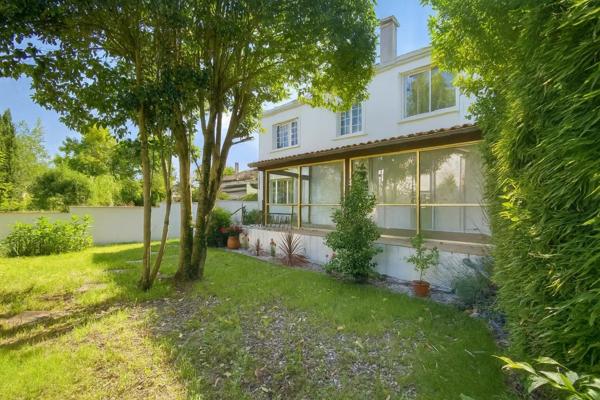 Vente                                                      Maison
                        
                     6 pièces                      135 m2                     à Villeneuve-sur-Lot