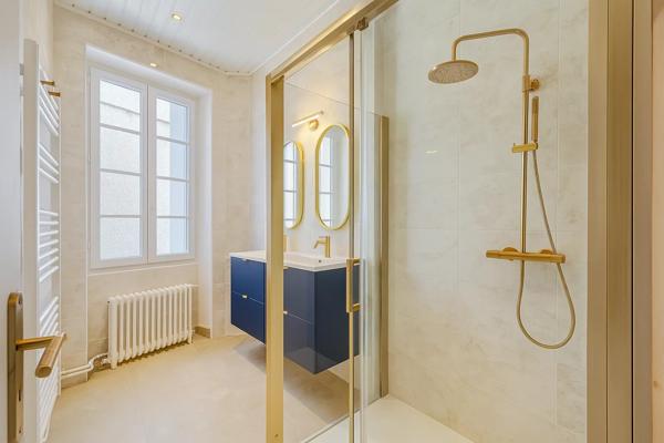 Vente                                                      Maison
                        
                     6 pièces                      135 m2                     à Villeneuve-sur-Lot