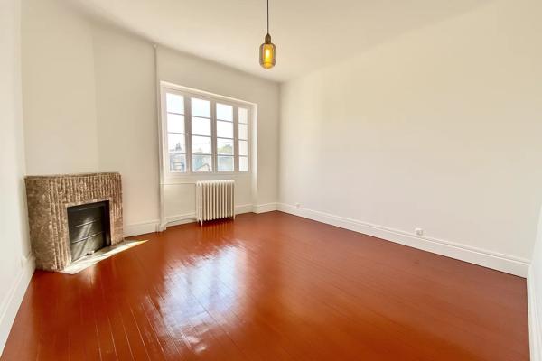 Vente                                                      Maison
                        
                     6 pièces                      135 m2                     à Villeneuve-sur-Lot