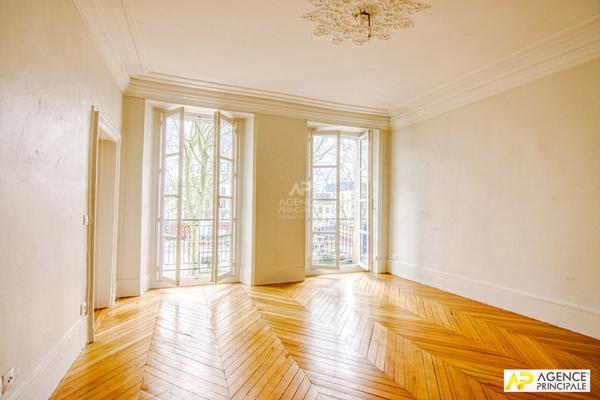 Versailles Notre-Dame Avenue de St-Cloud Appartement 5 pièces 103 m² au sol situé au 2e étage avec grenier €855 000 ** - Référence 27243