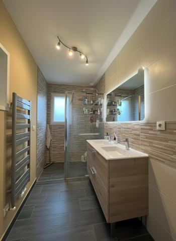 À vendre - Maison mitoyenne 1 côté, 4 pièces située à Cinq-Mars-la-Pile (37130)