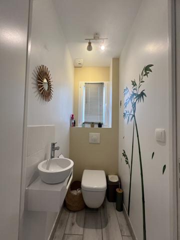 À vendre - Maison mitoyenne 1 côté, 4 pièces située à Cinq-Mars-la-Pile (37130)