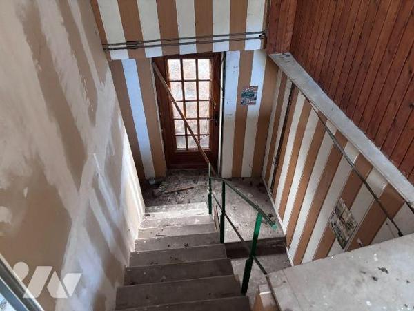 A VENDRE IMMEUBLE A RENOVER PLOMBIERES-LES-BAINS VOSGES 88370
Immeuble à rénover sur quatre niveaux