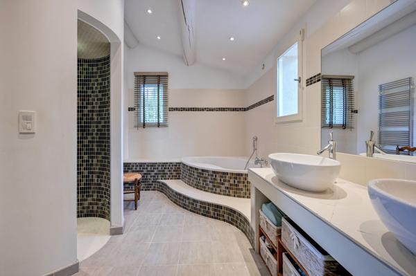 Vente Maison de luxe Aix-en-Provence 8 Pièces 250 m²