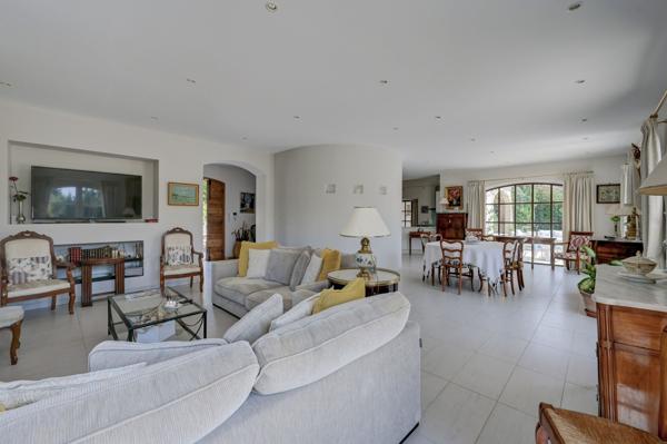Vente Maison de luxe Aix-en-Provence 8 Pièces 250 m²