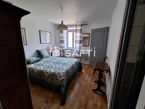 200 m2 habitables, grand garage et grand terrain