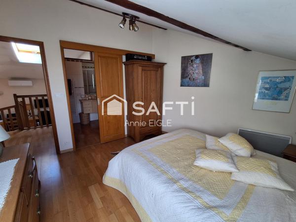 200 m2 habitables, grand garage et grand terrain