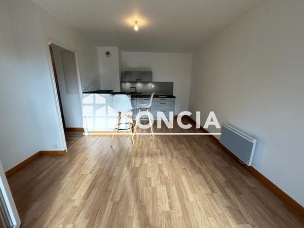 Location Appartement 2 pièces 36.12 m² - 10, 12 ET 14 RUE DE TROROZEC Lannion 22300