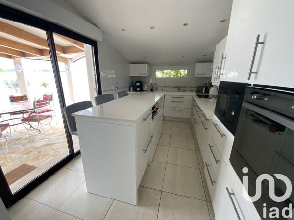 Maison à vendre 8 pièces 230 m² Bessan