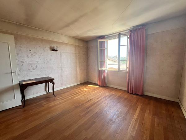 Maison avec dépendance  et hangar - terrain 1051 m² 94100 Saint Maur Des Fosses