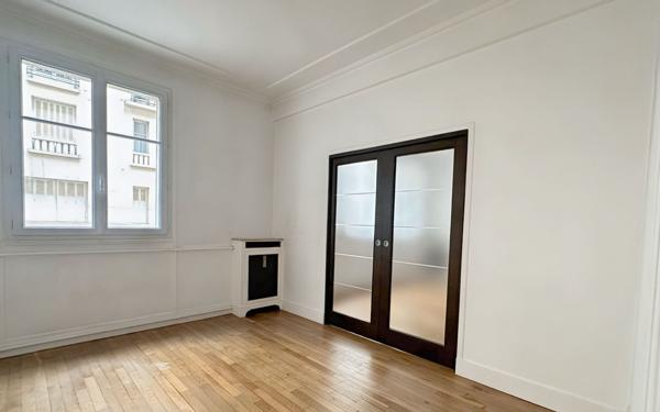 Appartement à louer    3 pièces • 72,42 m2 Paris 16