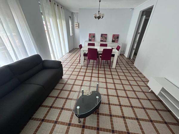 Maison à louer    5 pièces •  La Trinité