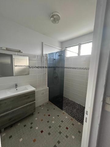 Maison à louer    5 pièces •  La Trinité