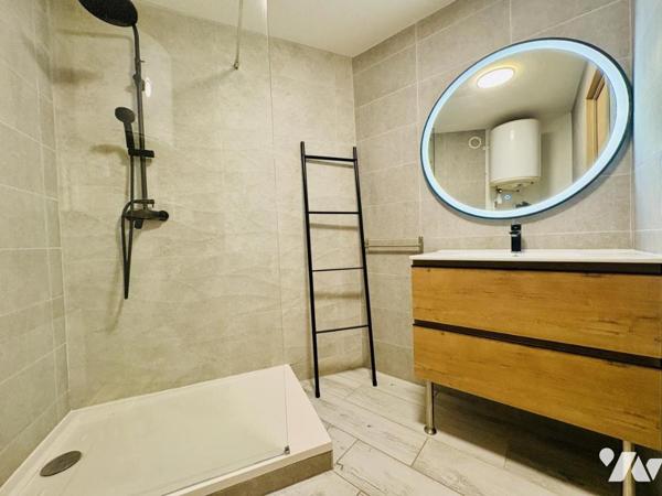 Appartement T2 de 43m² + loggia + stationnement à La Favière ( Bormes les Mimosas )